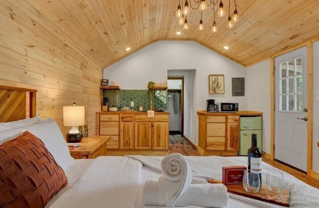 Elements Modern Poconos Cabin | Wi-Fi | Pets OK