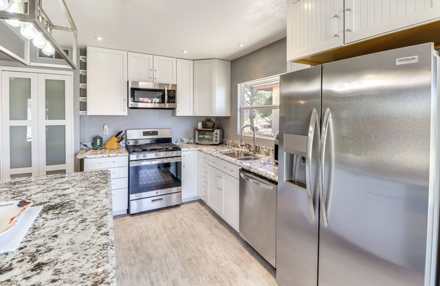 Elephant Butte Home w/Propane Grill: 1 Mi to Lake