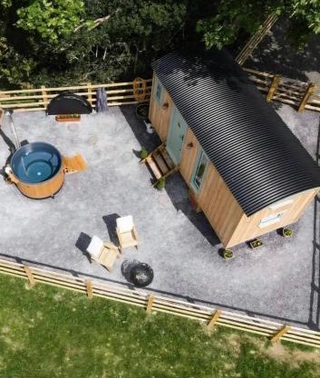 Elephant View Shepherds Hut