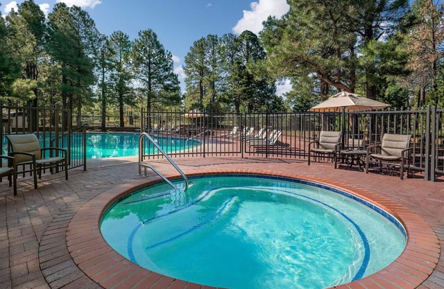 Elevated Flagstaff Experience: Luxurious Accommodations & Forest Tranquility