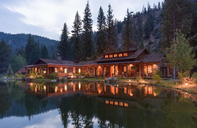 Eleven Taylor River Lodge