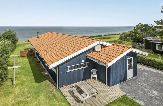 "Elfi" - 30m from the sea by Interhome