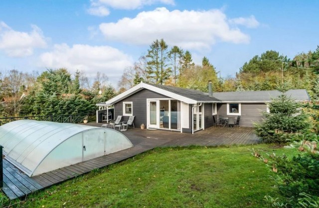 "Eli" - 1.4km from the sea by Interhome