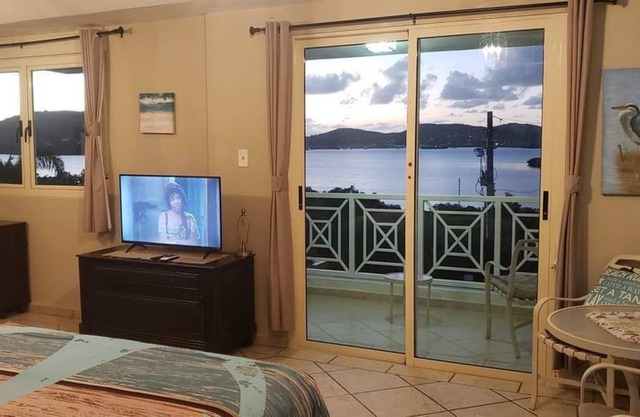 Eli-Mar Bay View Studio