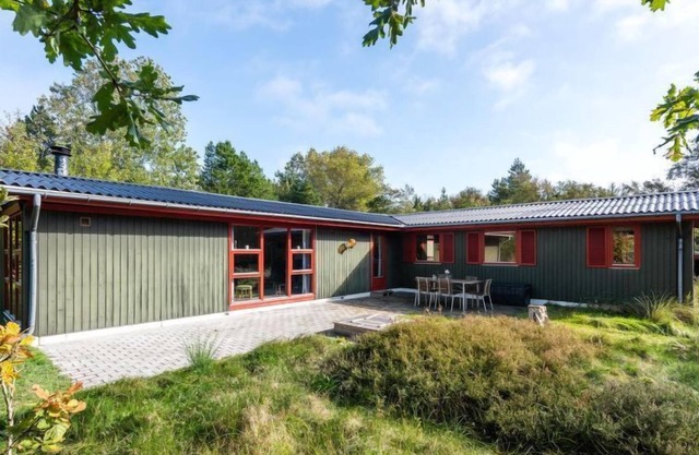 "Eliane" - 4km from the sea by Interhome