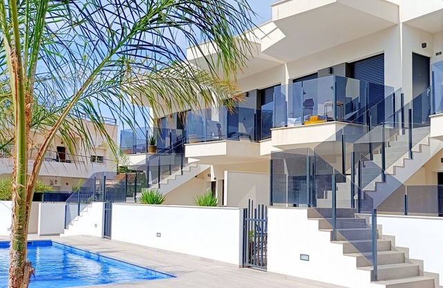 Erdgeschoss, 100 m vom Strand, Pool, WLAN, Parkplatz