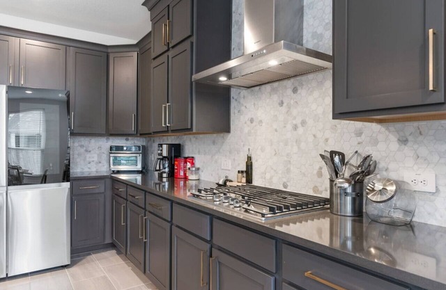 Elite Estate: Grill, Cinema, Office, Patio Oasis