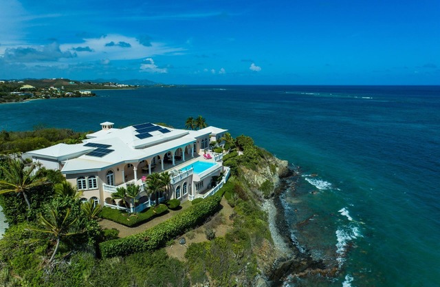 A Magnificent Oceanfront 5 Sterne + Villa