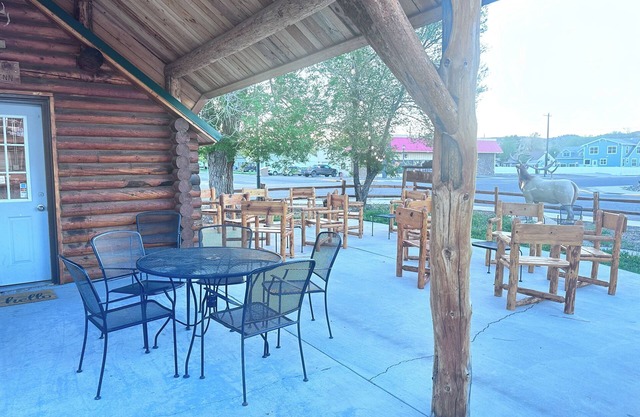 Elk Antler Inn