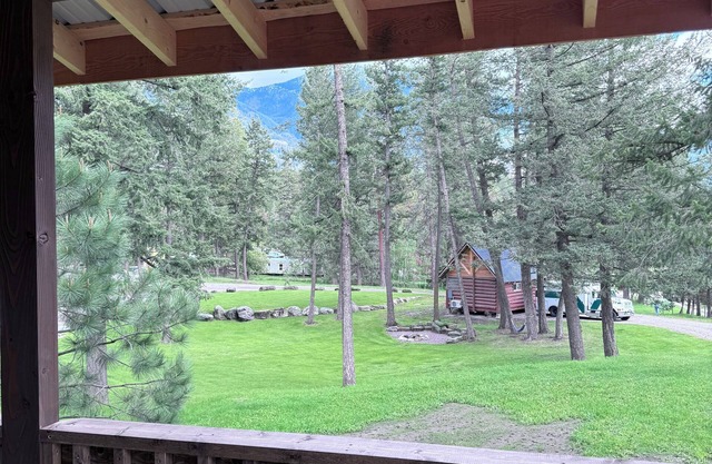 Elk Cabin at Glacier Hidden Cabins