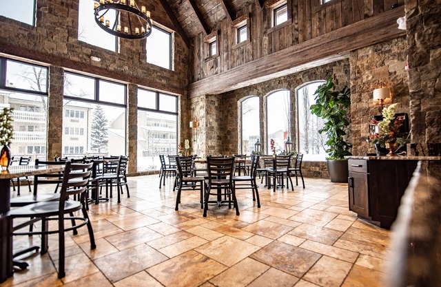Elk Country Inn