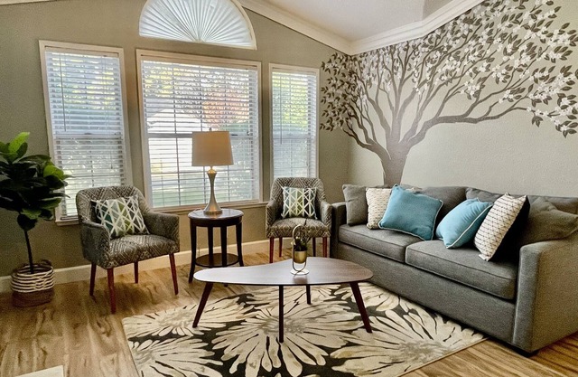 Elk Grove⭐️Family Friendly Home⭐️W/Spacious yard⭐️Near everything ⭐️