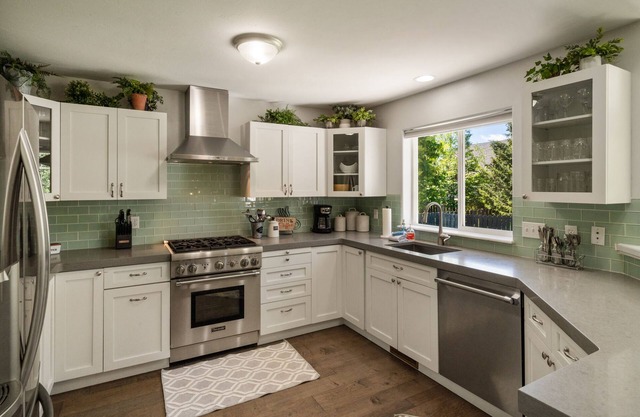 Elk Grove - 4 Bedroom Home on the Way to Big Sky