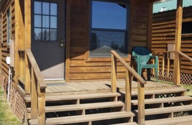 Elk Haven Camping - (Cabin 9)