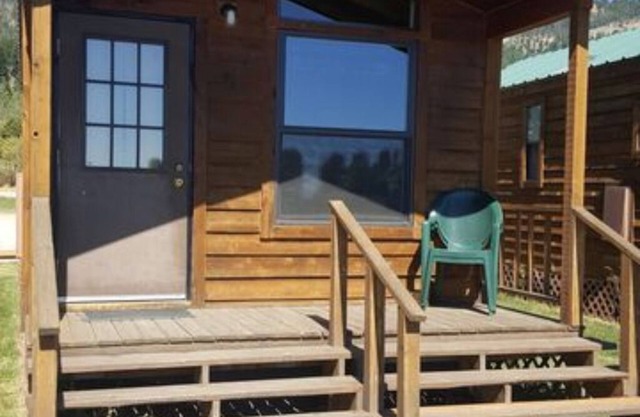 Elk Haven Camping Cabin 11