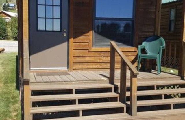 Elk Haven Camping (Cabin 13)