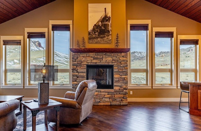 Elk Meadow Retreat- an escape to luxury and comfort!