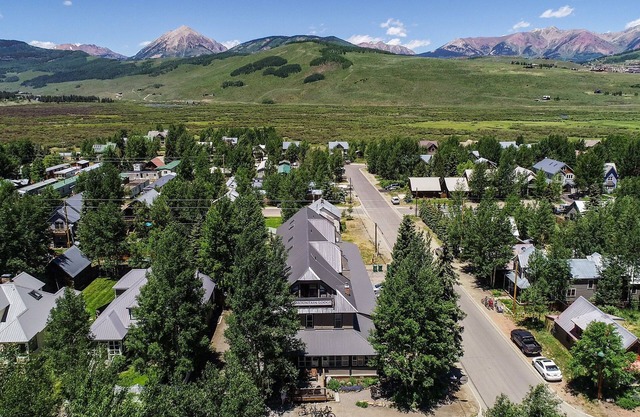 Elk Mountain Lodge