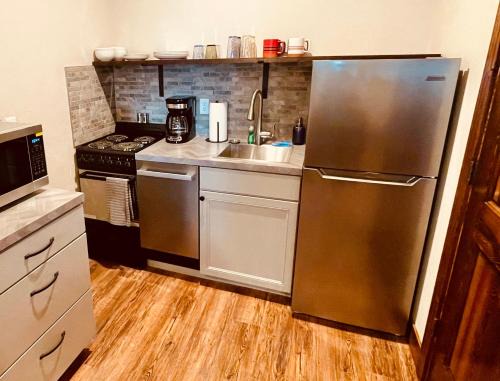Elk Ridge Village Cabin 301E Cozy cabin with views of Flathead Lake and the Swan mountains