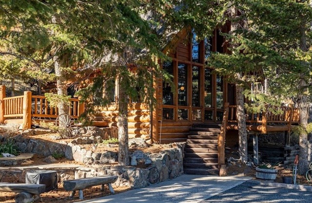 Elk Road Cabin- Magnificent Mountain Views!