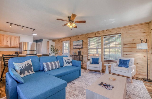 Elk Run Lodge | Spacious Cabin | Newly Renovated