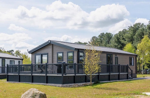 Ella Lodge