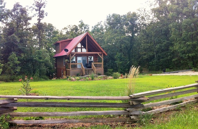 Ellens Log Cabin mit Whirlpool. Wenige Minuten von der Oberen Meramec River