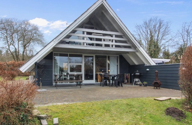 "Ellenor" - 300m to the inlet by Interhome