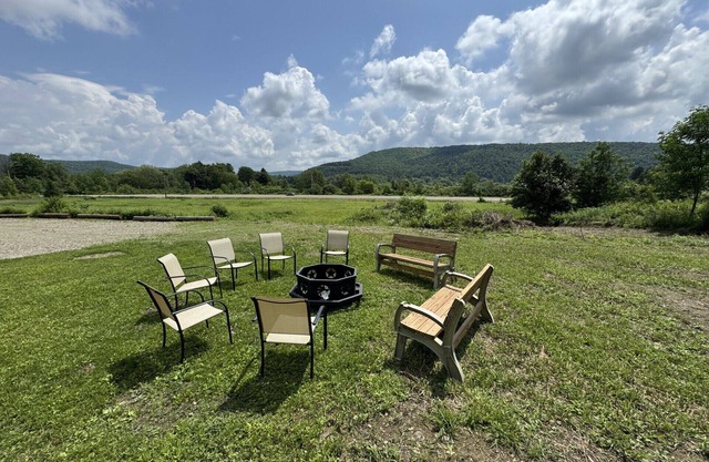Ellicottville 2 miles to Holiday Valley Condo 4
