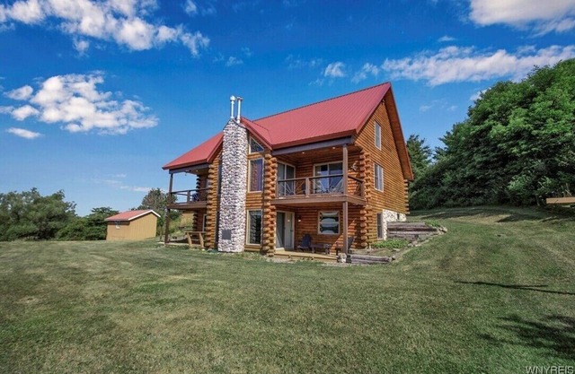 Ellicottville Cabin w/hot tub, stocked pond & 150+ acres of land to explore!