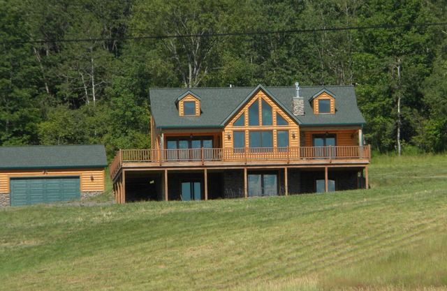 Ellicottville chalet - beautiful home, gorgeous views, 5min to village & hills.
