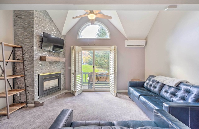 Ellicottville Townhome ~ Half Mi to Slopes!