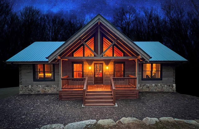 Ellijay Cabin - Secluded Vibe + Hot Tub - New Listing!