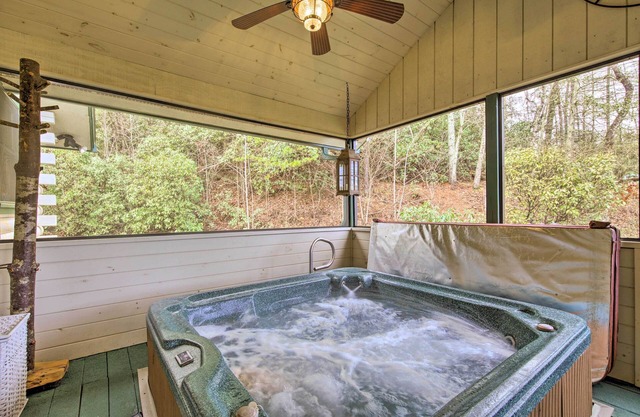 Ellijay Cabin with Porch & Private Hot Tub!
