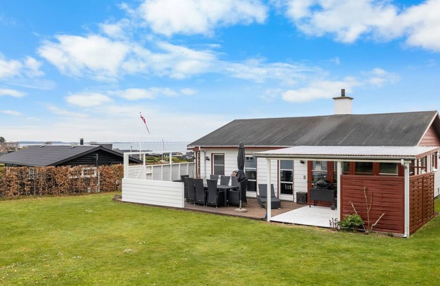 "Elline" - 200m from the sea by Interhome