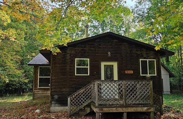 Ellis' Corner Cabin