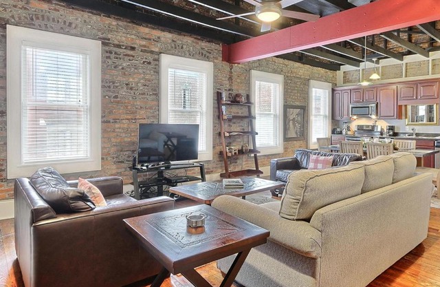 Ellis Square Loft
