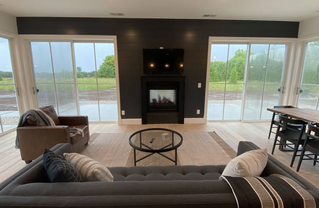 Ellison Bay Family Retreat! 8 bed/6 bath/20 acres