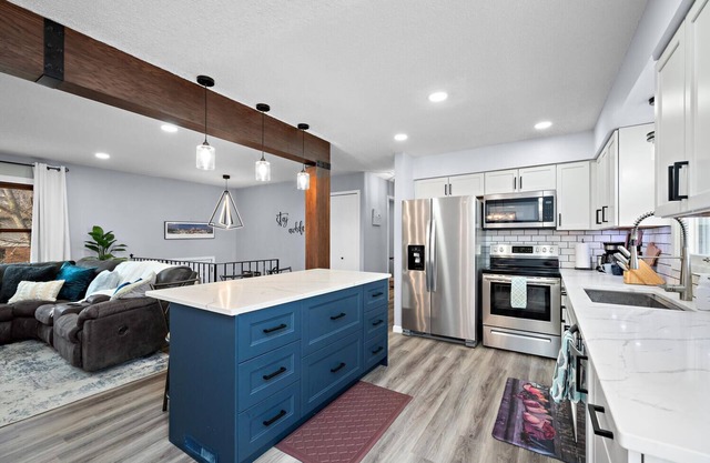 Elm Creek Retreat in Maple Grove -Entire House