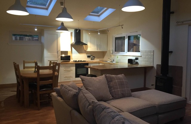 Lodge-Eigenes Badezimmer-Elm Lodge