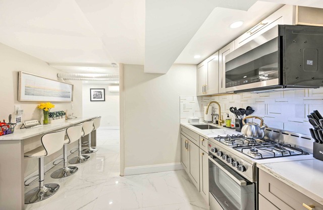 Elmont Studio Near UBS Arena, 19 Mi to NYC!