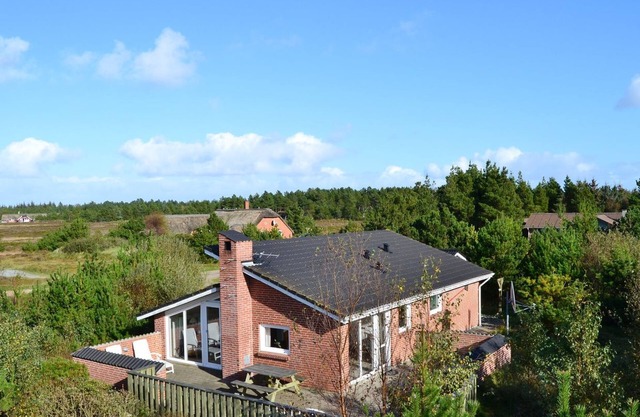 "Elsy" - 2.6km from the sea by Interhome