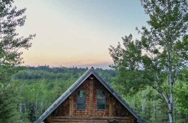 Ely Log Cabin: Private 40 acres & solar power