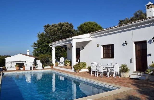 Embrace tranquillity, traditional 2 bed villa & annexe with large private pool.