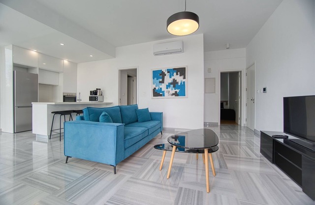 Emerald 102 2 BED - Zwei Schlafzimmer Wohnung, Schläft 4