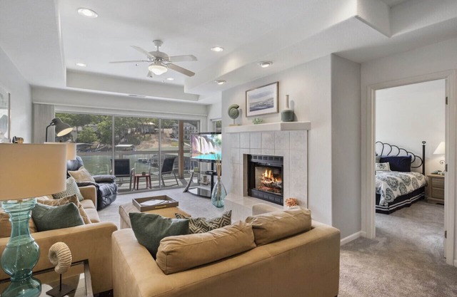 Emerald Bay Waterfront Condo! - Pools, Tennis, and More!