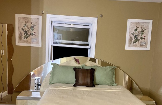 Emerald glam room