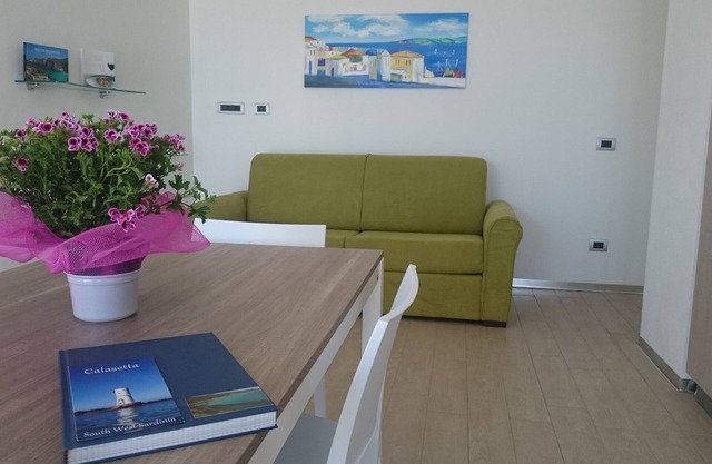 Bei 260 Meter vom Strand entfernt, neue Wohnung mit Veranda mit Blick auf das Meer und Dienstleistungen (IUN P7111)