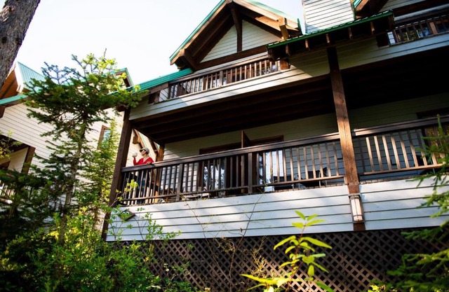 Emerald Lake Lodge