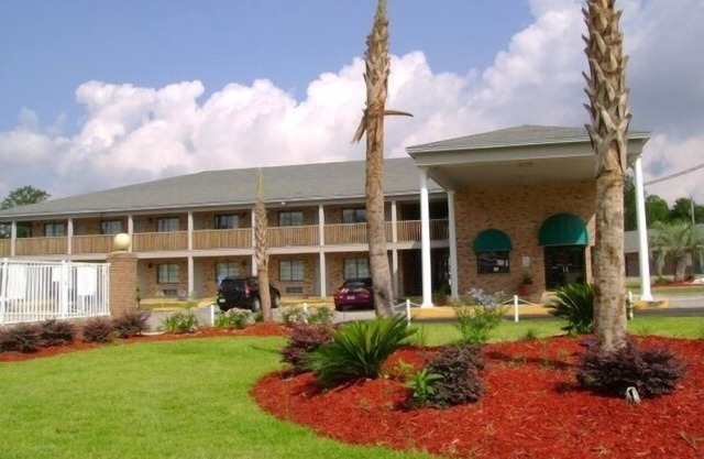 Emerald Sands Inn